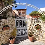 Makrades 2 Appartement *