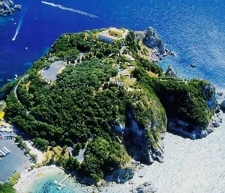 Makrades 2 * Paleokastritsa